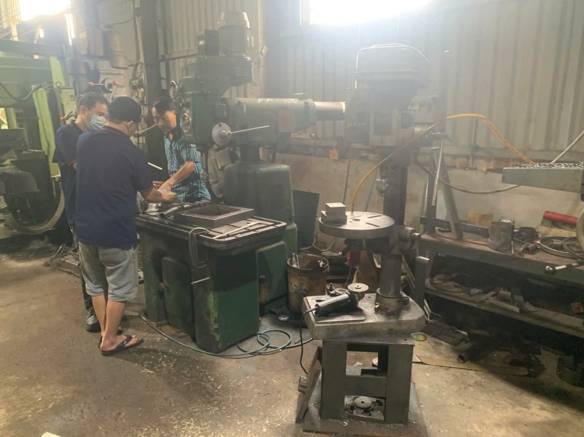 Bench drilling machine   lathe machine