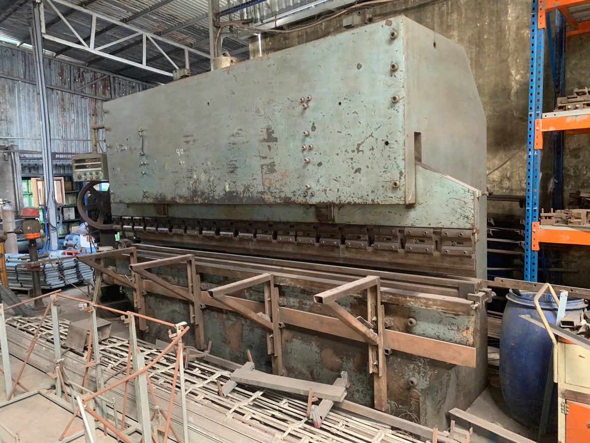 Bending machine 2