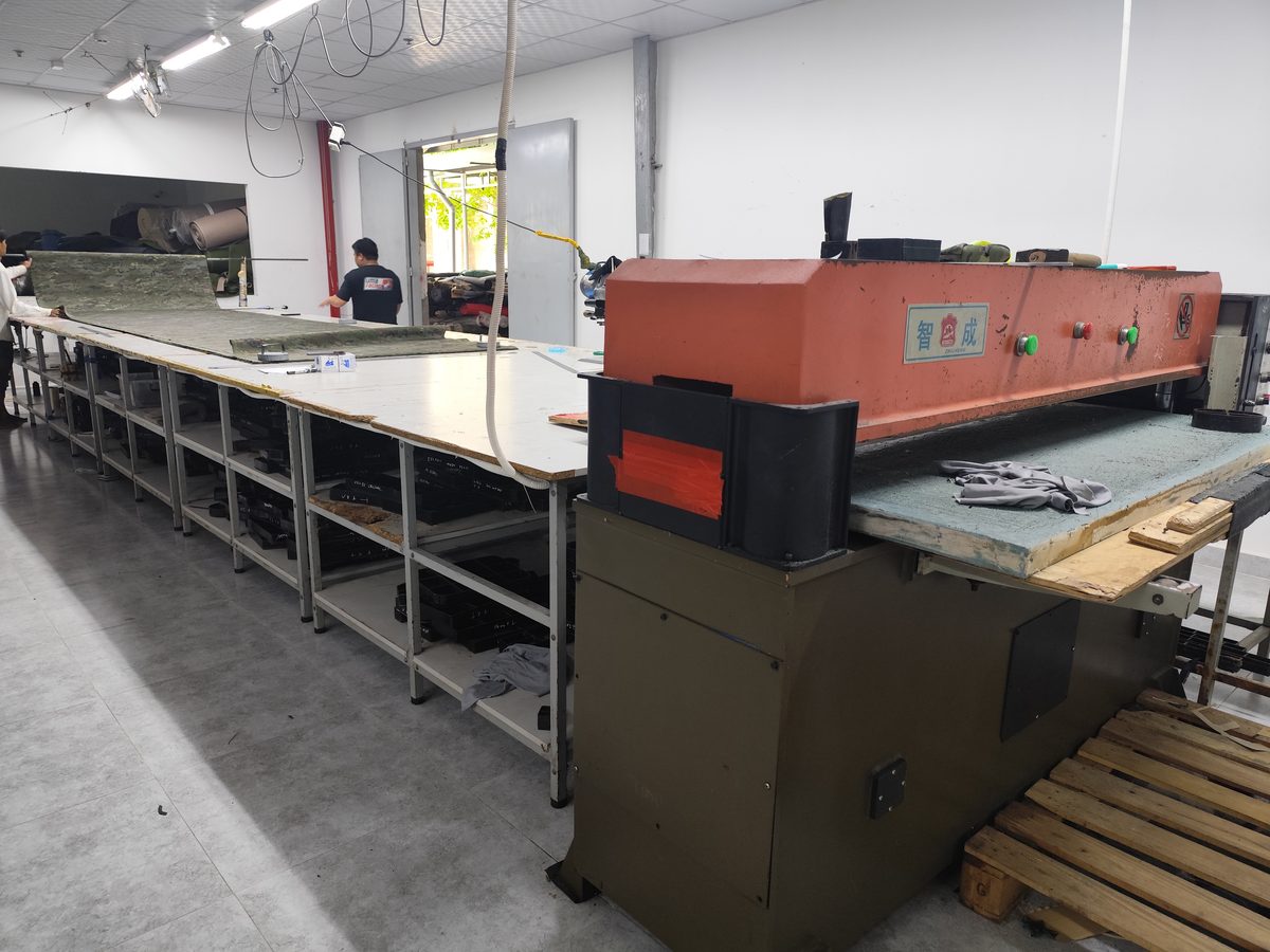 fabric cutting machine