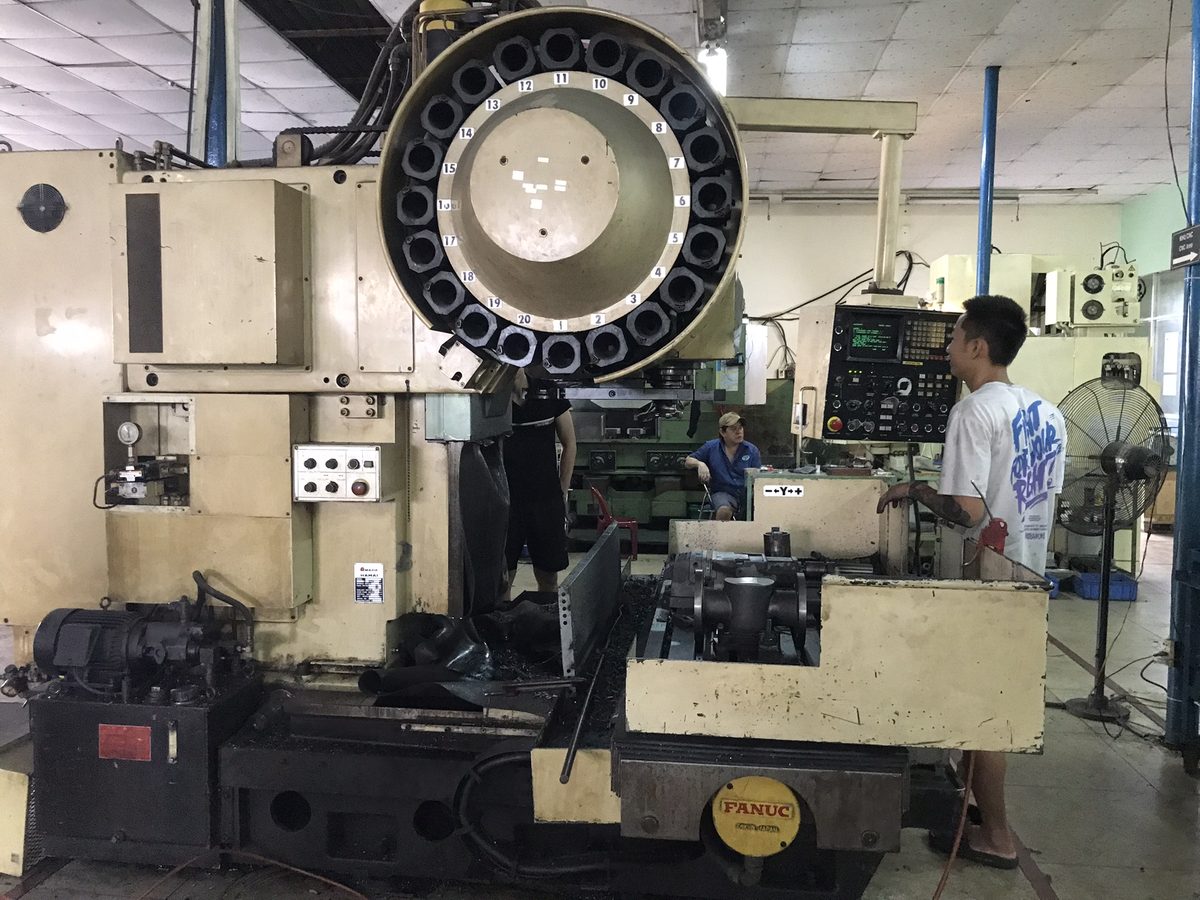 CNC milling machine  2 