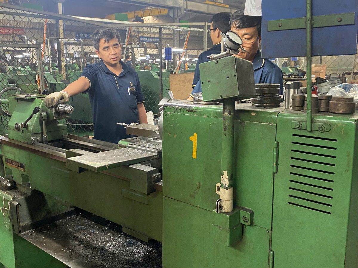 Lidovit CNC lathe precision fastener turning Vietnam