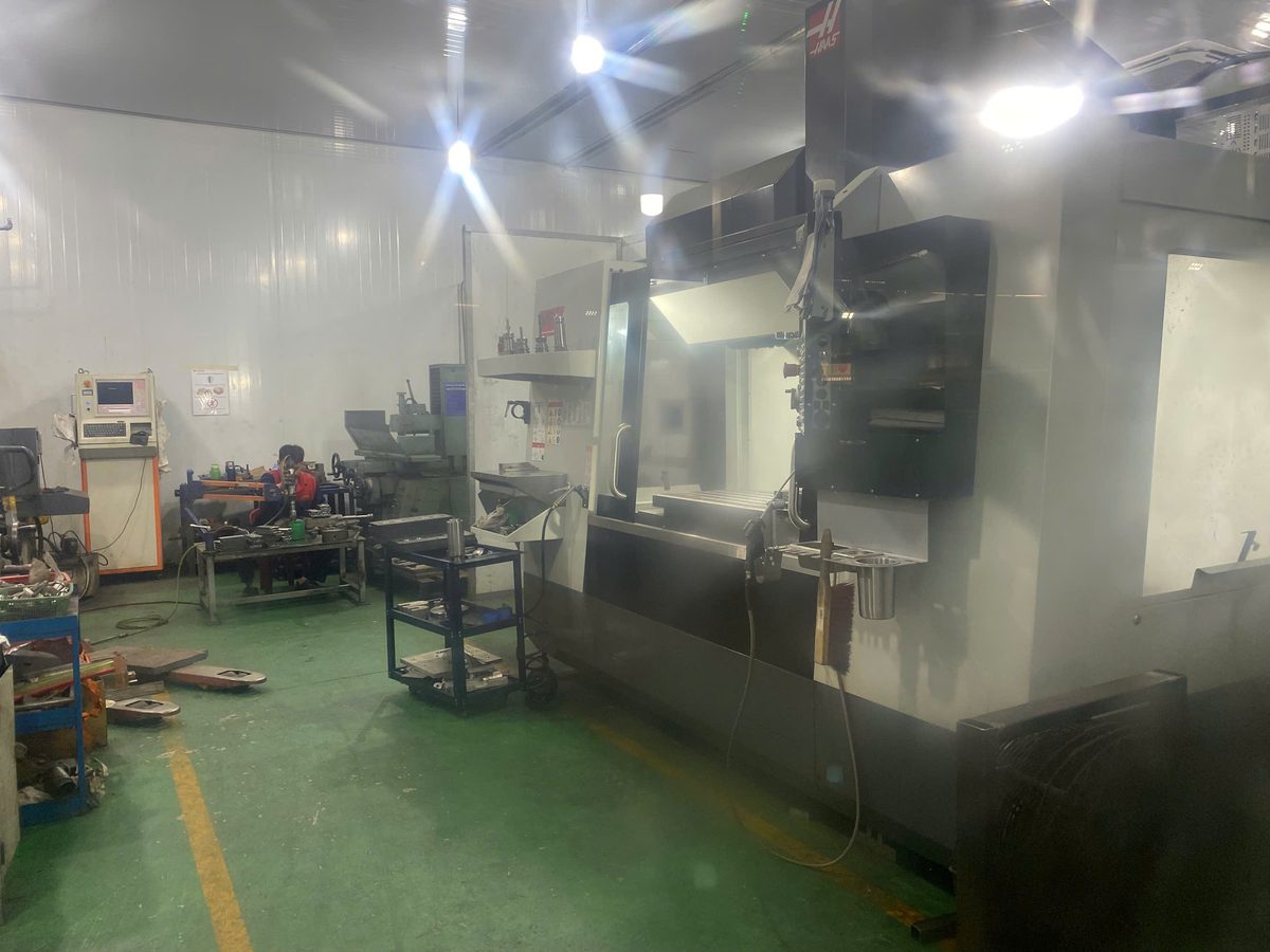 CNC milling machine 1
