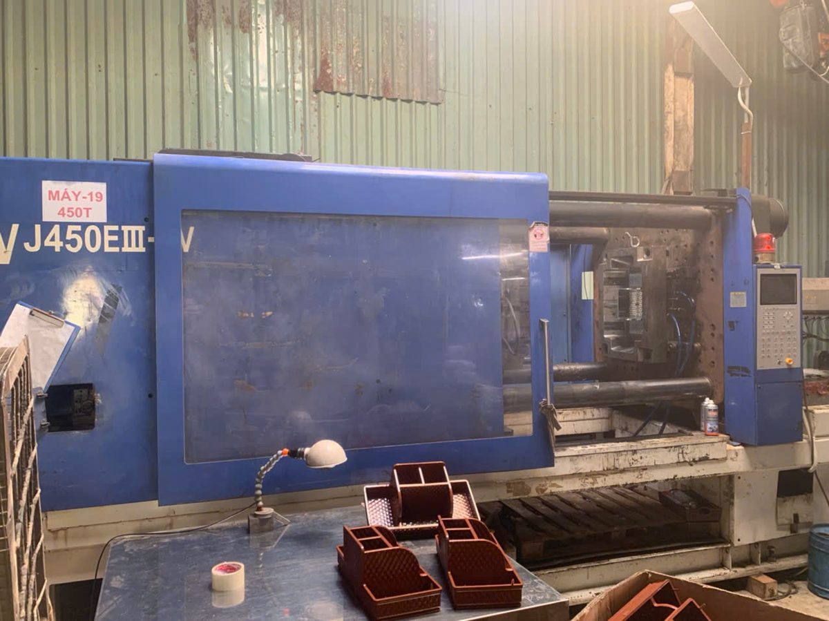Injection molding machine — Thang Loi Vietnam
