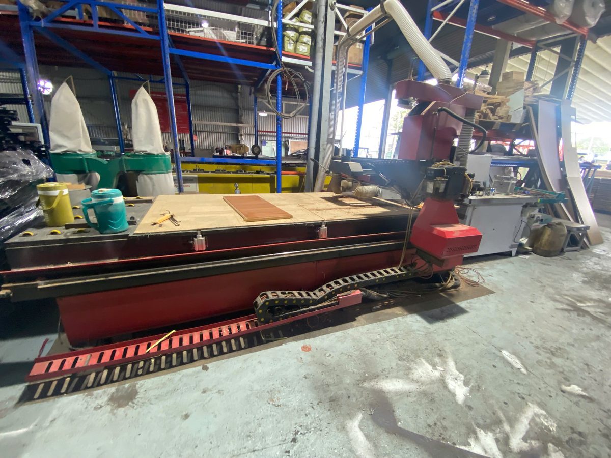CNC wood cutting machine