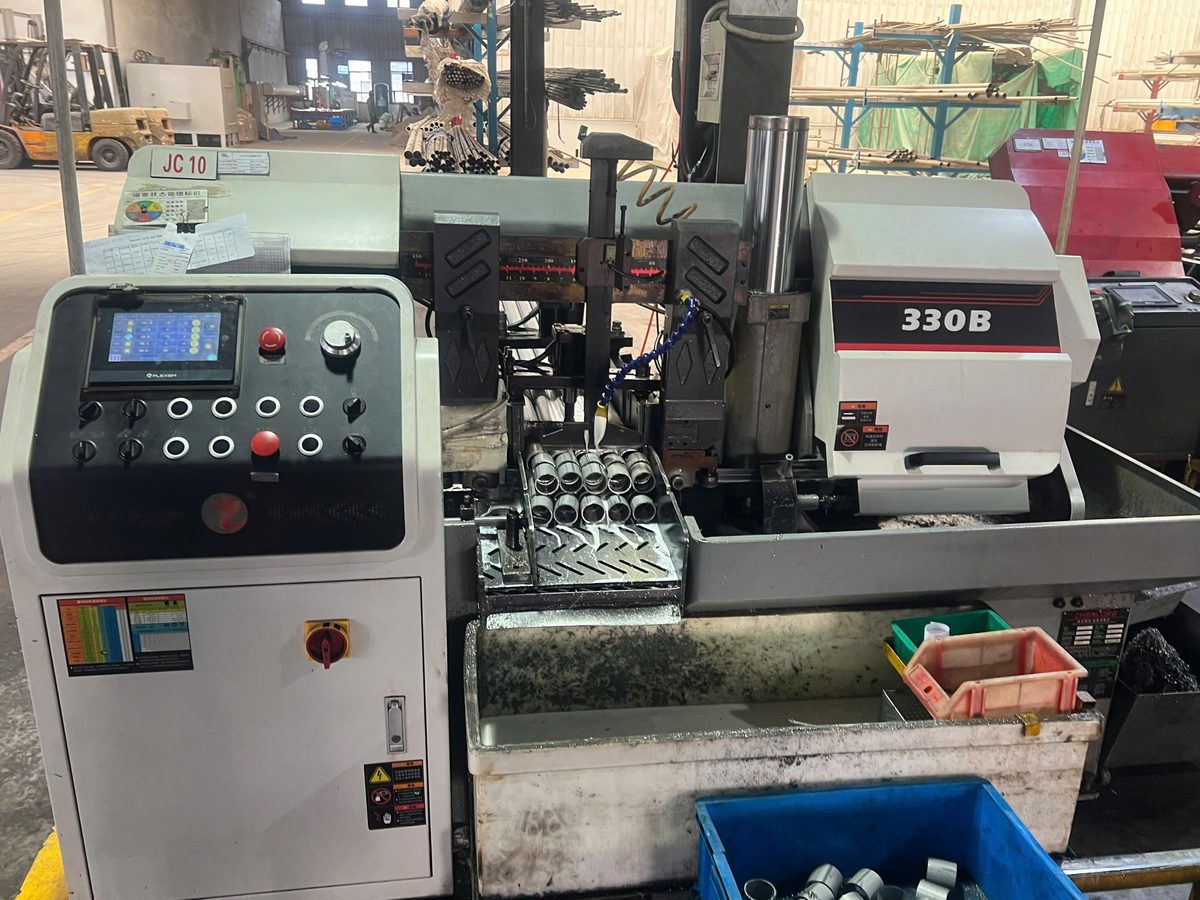 Win-Viet Precision Machinery — automatic horizontal band saw for billet preparation