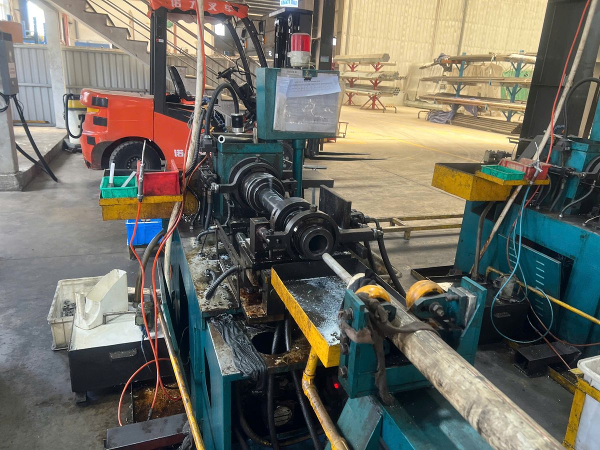 Win-Viet Precision Machinery — automatic lathe machine