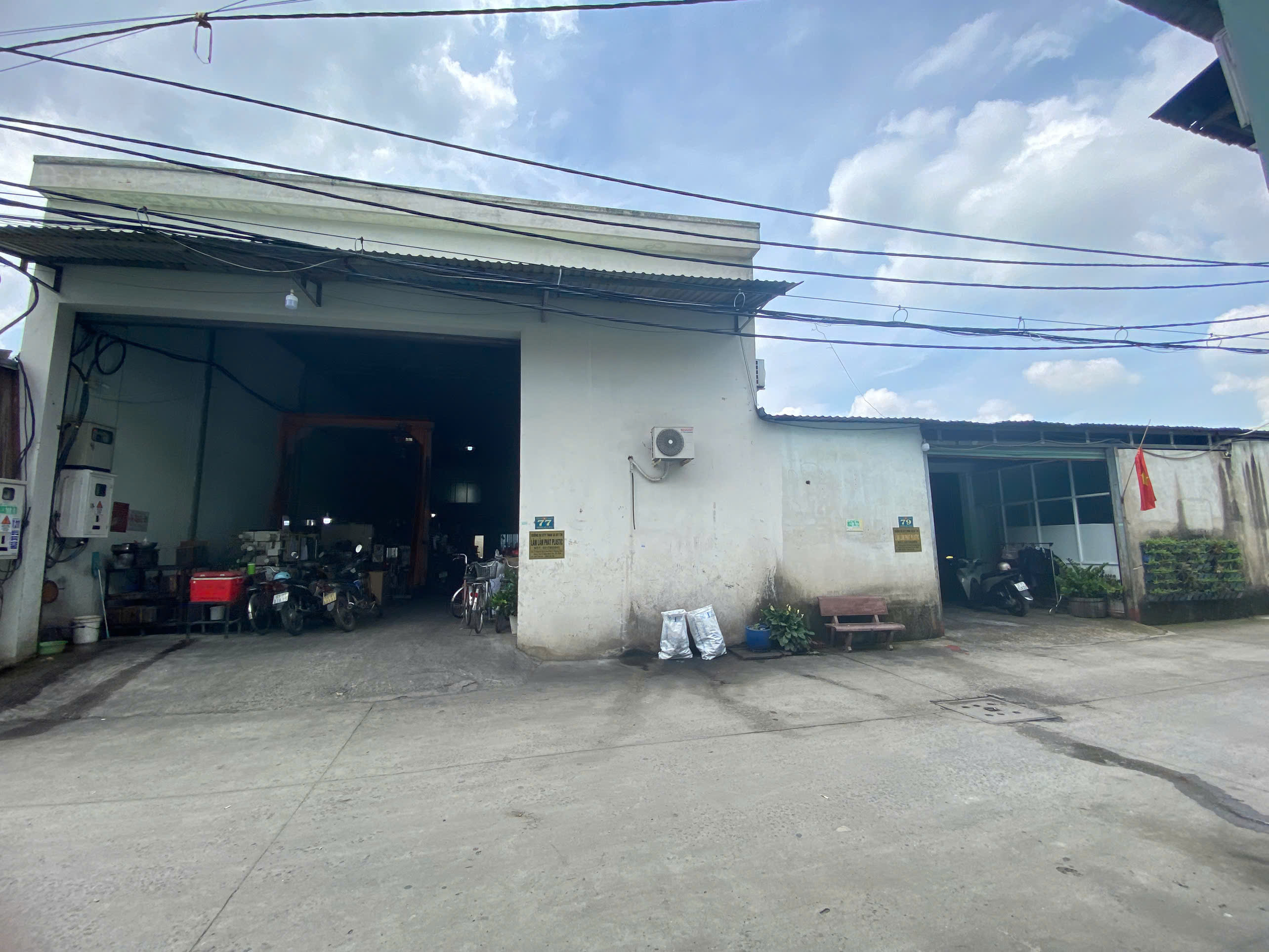 Lam Lam Phat plastic injection molding factory in Vietnam